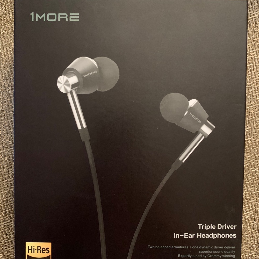 1More Triple Driver In-Ear Headphones